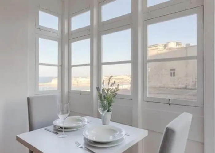 Luxury In Valletta's Heart! Sea View And Wifi Apartment *